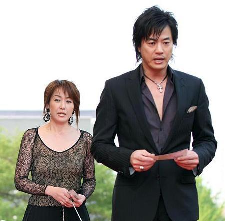 高島礼子さんの夫で元俳優の高知東生さん セックスするのは夫婦のベッドで 芸能界噂話の独り言